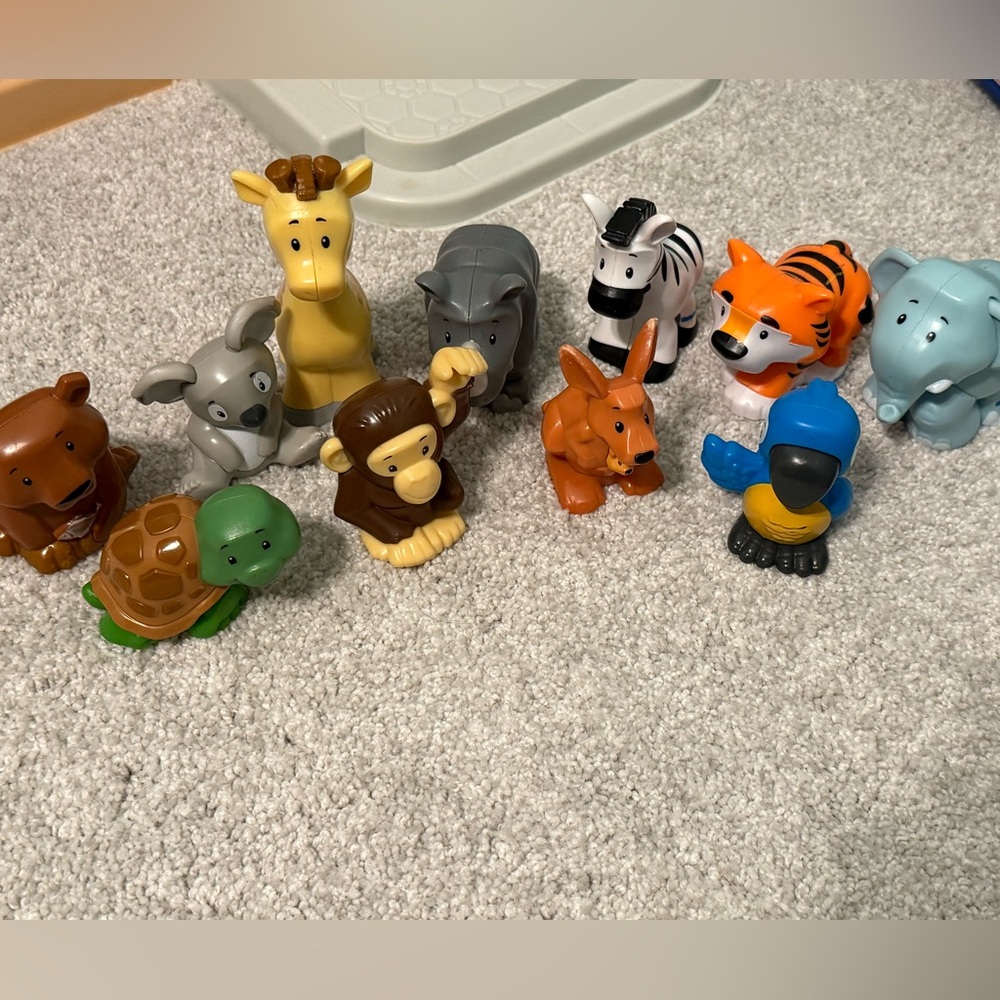 Fisher Price Little People Wild Animals Zoo Animals set